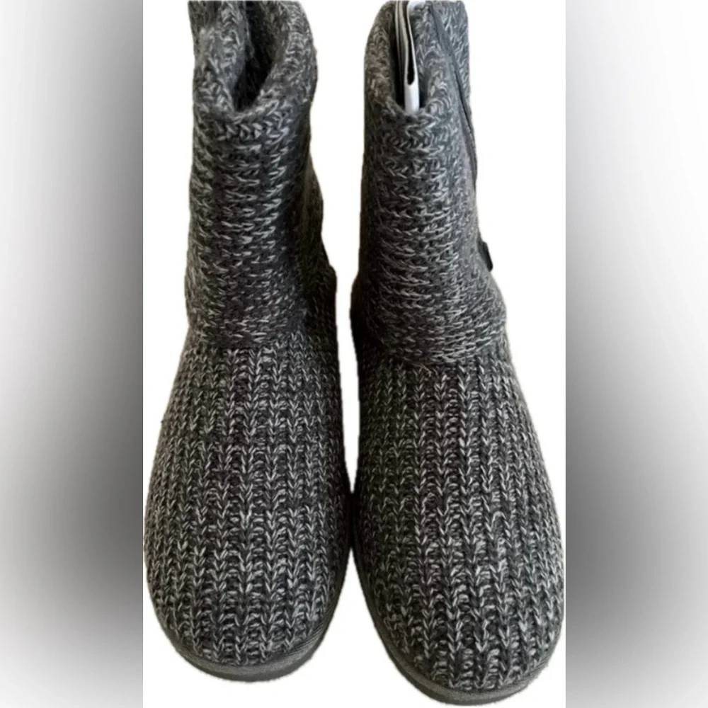 SO gray and black knit design ankle boots. New with tags in box. Size 8.5
